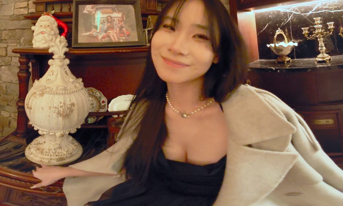 Happy Valentine's Day - Come with me to check out this bakery! The treats look so yummy! cover