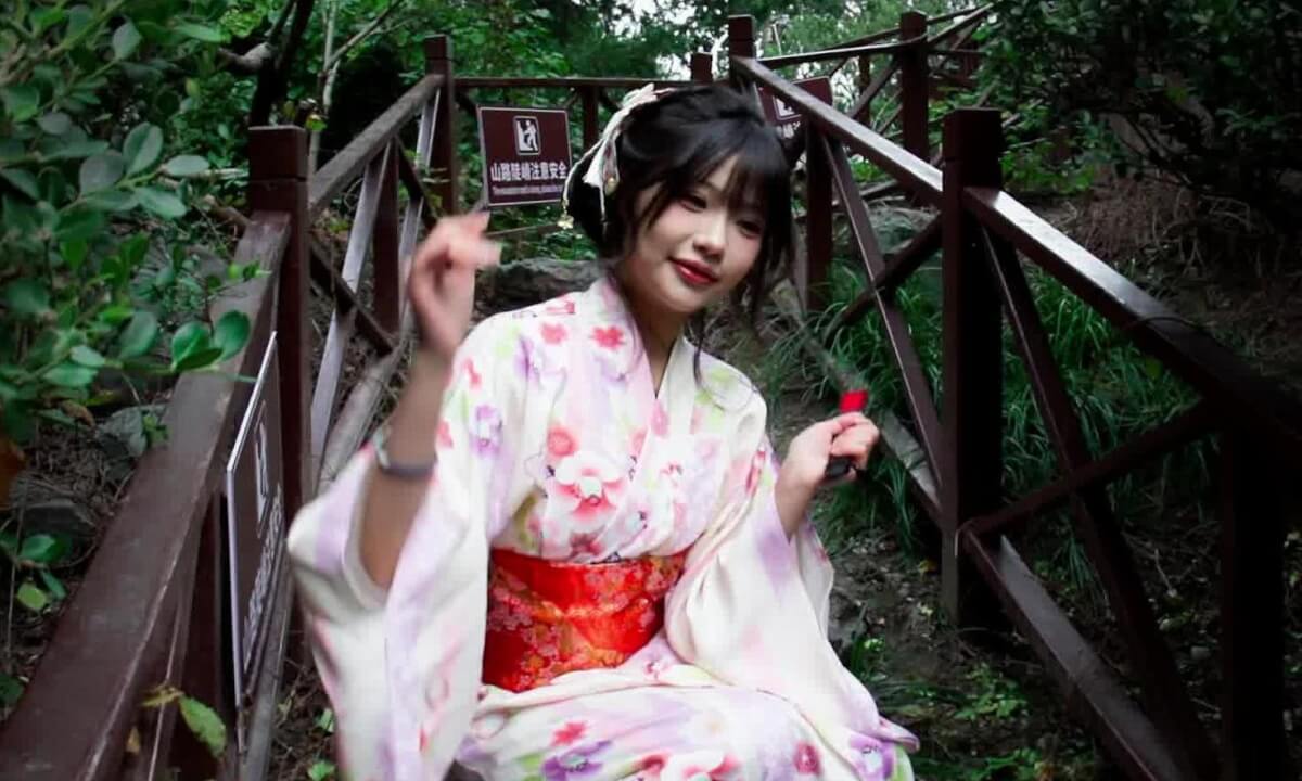 8k Beijing Shuangxiu Park with beautiful girl cover