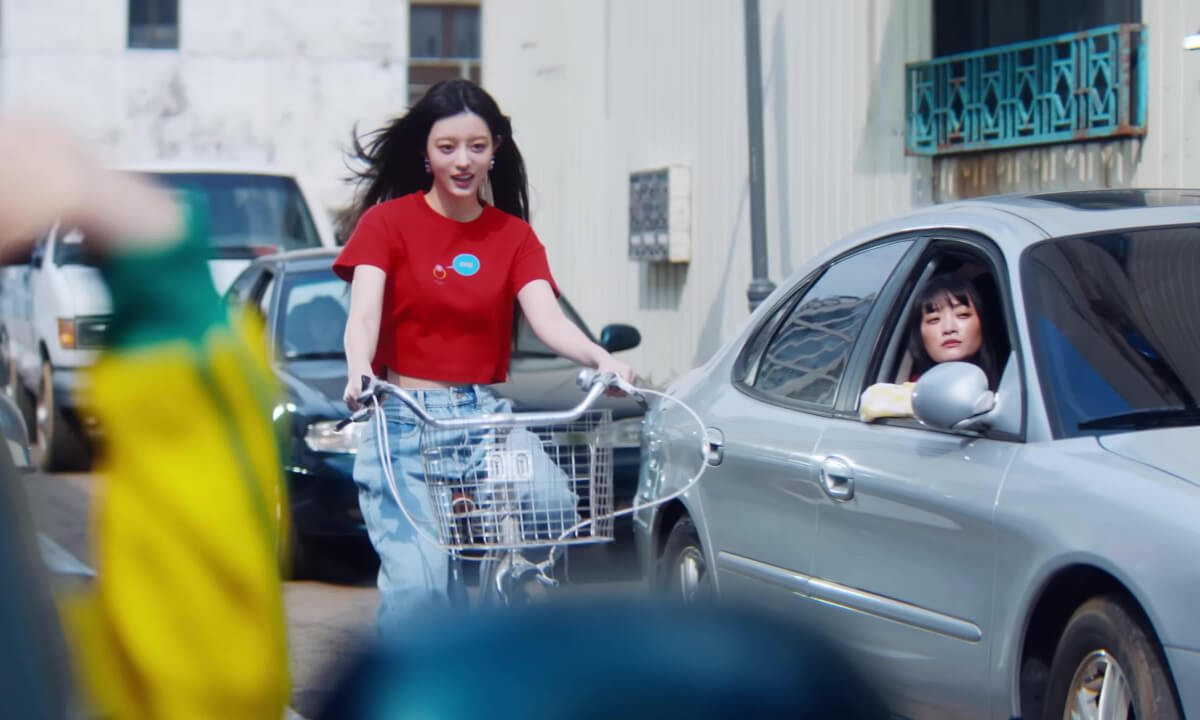 'Lucky Girl Syndrome' Official MV cover