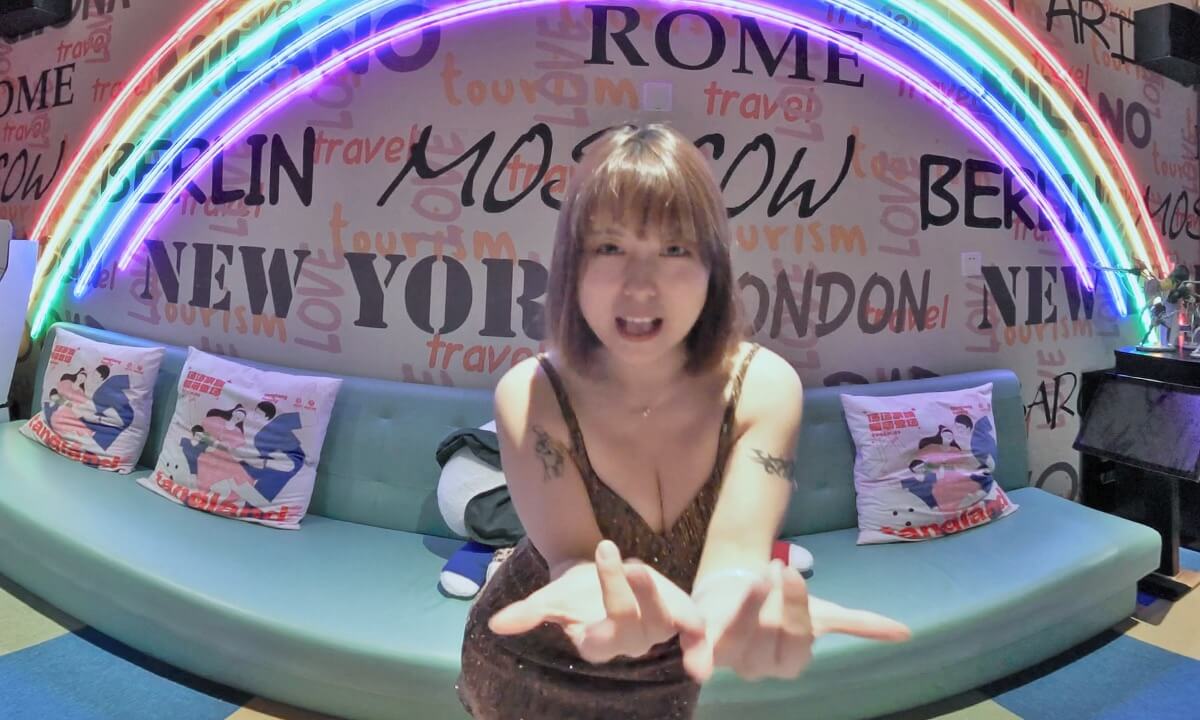 Come watch me dance for you! 泫雅《꼬리쳐》✨ cover