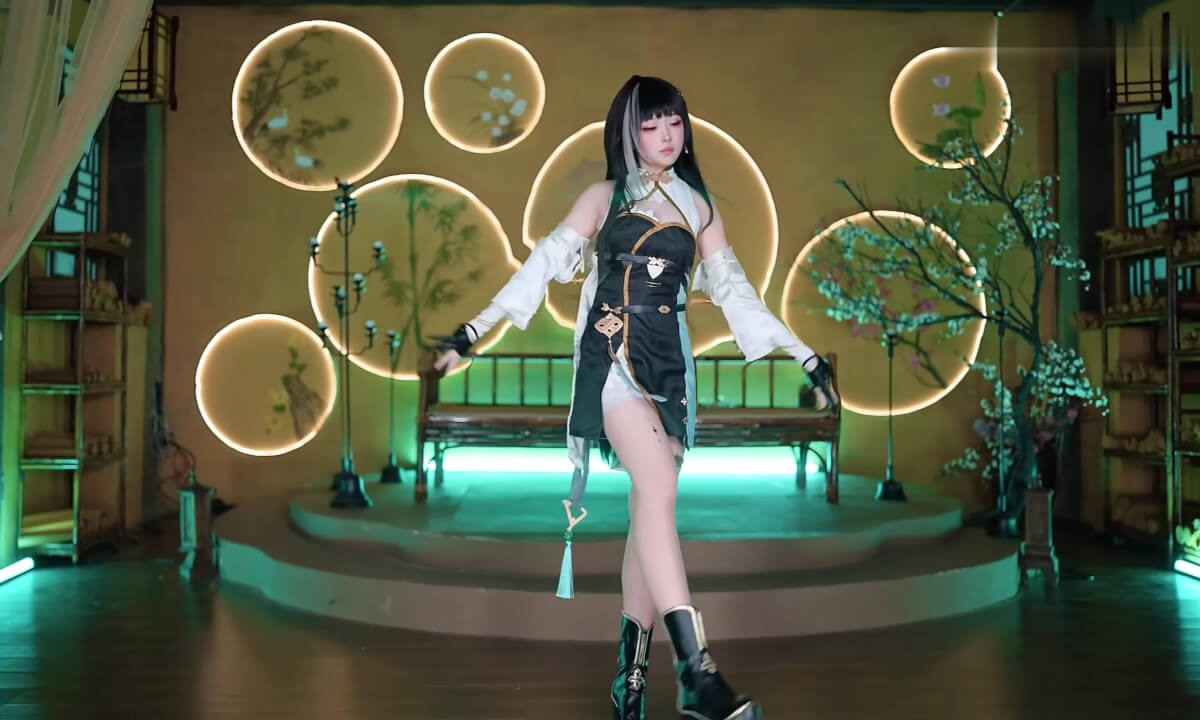 Amazing Cos.153 cover