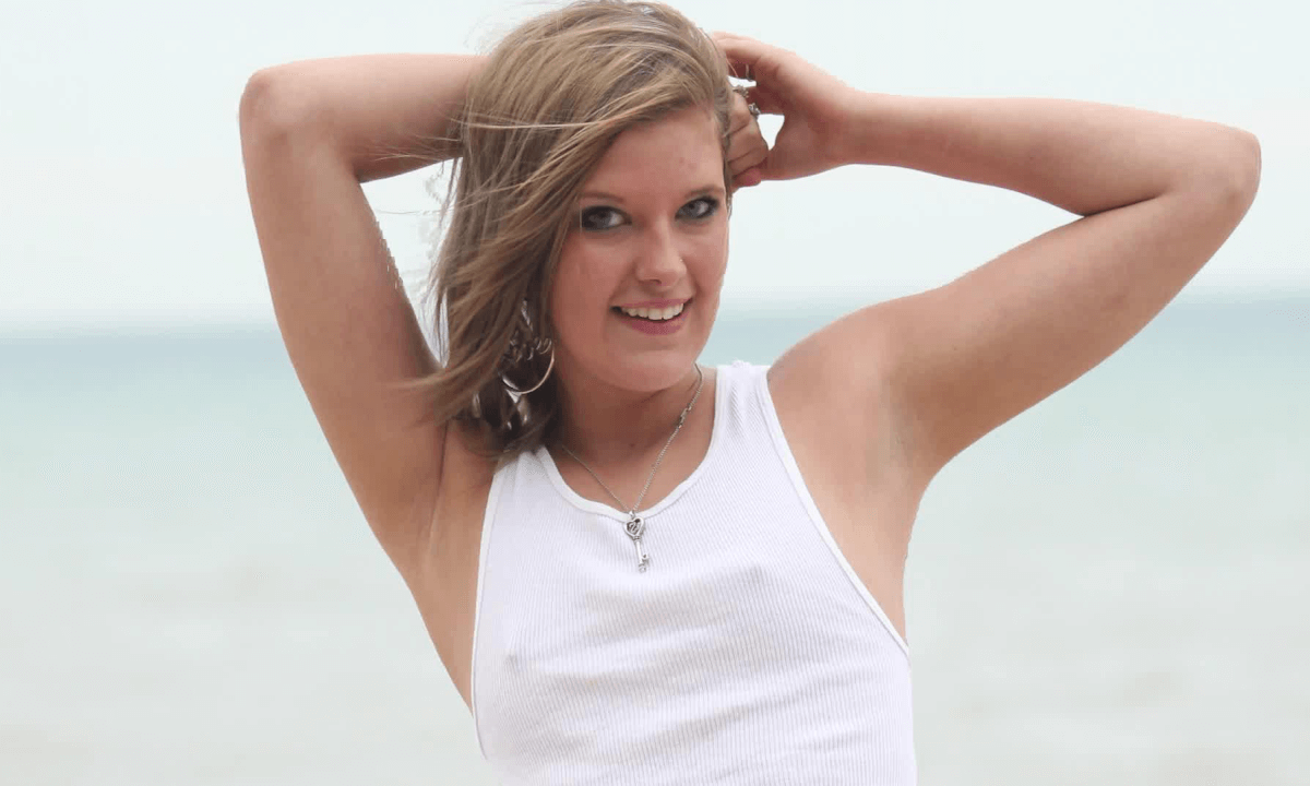 Model Tank Top Beach Photo Shoot premium - 3D A.I. to VR 3D flat cover