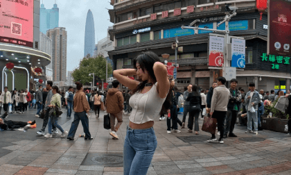 sexy dancing in the streets VR Video sexy dancing in the streets VR
