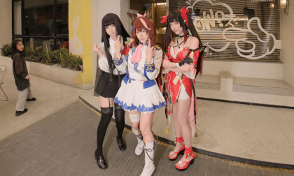 Three pretty cosplay girls practice dancing, SEP Game Comic Con, Chengdu, China VR Video Three pretty cosplay girls practice dancing, SEP Game Comic Con, Chengdu, China VR