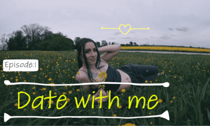 Having a romantic date with your girlfriend on a flower field VR Video Having a romantic date with your girlfriend on a flower field VR