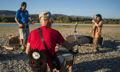 360° DIY Solar amp and guitars -Rehearsal on the river 360° DIY Solar amp and guitars -Rehearsal on the river