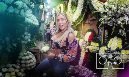 Mexican Flower Market Part 2 with Beautiful Dzoara VR Video Mexican Flower Market Part 2 with Beautiful Dzoara VR