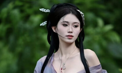 穿战国袍的绝世美人国庆献上舞蹈 VR Video 穿战国袍的绝世美人国庆献上舞蹈 VR