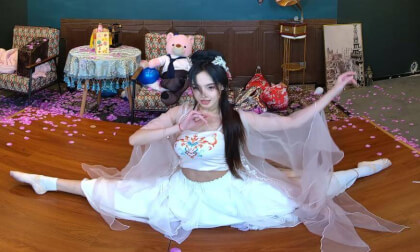 狸妖妖20241007001 长安城 3D VR 180 8K VR Video 狸妖妖20241007001 长安城 3D VR 180 8K VR