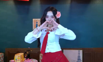 狸妖妖20241017001 灵魂出窍 3D VR 180 8K VR Video 狸妖妖20241017001 灵魂出窍 3D VR 180 8K VR