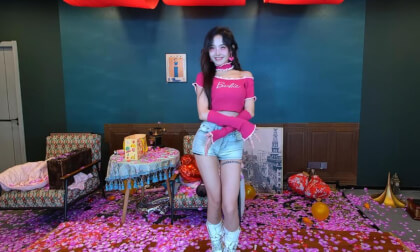 狸妖妖20241018001 日不落 3D VR 180 8K VR Video 狸妖妖20241018001 日不落 3D VR 180 8K VR