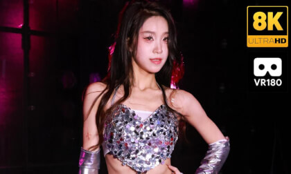 Across thousands of mountains and rivers, you and I meet here VR Video Across thousands of mountains and rivers, you and I meet here VR