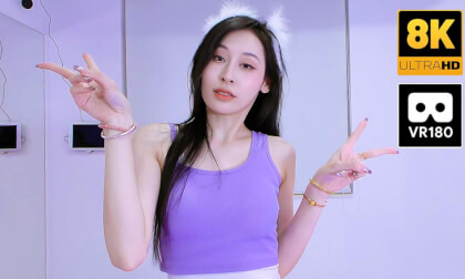 Zhuang dances in Gorgeous clothes VR Video Zhuang dances in Gorgeous clothes VR