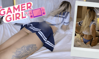 Nerdy Gamer Girl Playing Smash Bros on Nintendo Switch VR Video Nerdy Gamer Girl Playing Smash Bros on Nintendo Switch VR