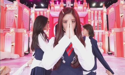 IVE ONE SHOT LOVE DIVE VR Video IVE ONE SHOT LOVE DIVE VR