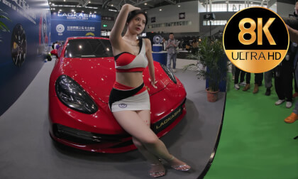 Model at the booth of LAOKASHI VR Video Model at the booth of LAOKASHI VR