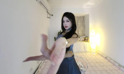 云云子yunyunzi 20250219002 屋顶着火 3D VR 180 8K VR Video 云云子yunyunzi 20250219002 屋顶着火 3D VR 180 8K VR