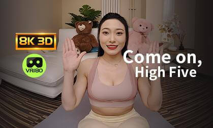 Xiaoxiao invites you to give her a high five. Xiaoxiao invites you to give her a high five.