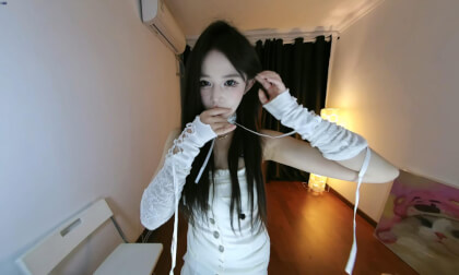 云云子yunyunzi 20250312001 One Two Step (Remix)  3D VR 180 8K VR Video 云云子yunyunzi 20250312001 One Two Step (Remix)  3D VR 180 8K VR