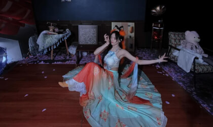 狸妖妖liyaoyao 20250419001 壁上观1 3D VR 180 8K VR Video 狸妖妖liyaoyao 20250419001 壁上观1 3D VR 180 8K VR