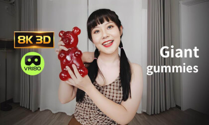 Let's eat this huge candy together. VR Video Let's eat this huge candy together. VR