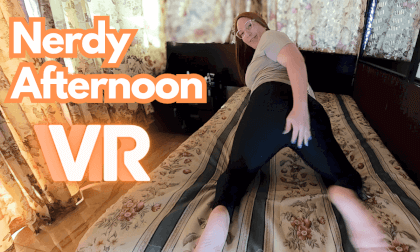 Girl sweetly on a beautiful afternoon VR Video Girl sweetly on a beautiful afternoon VR