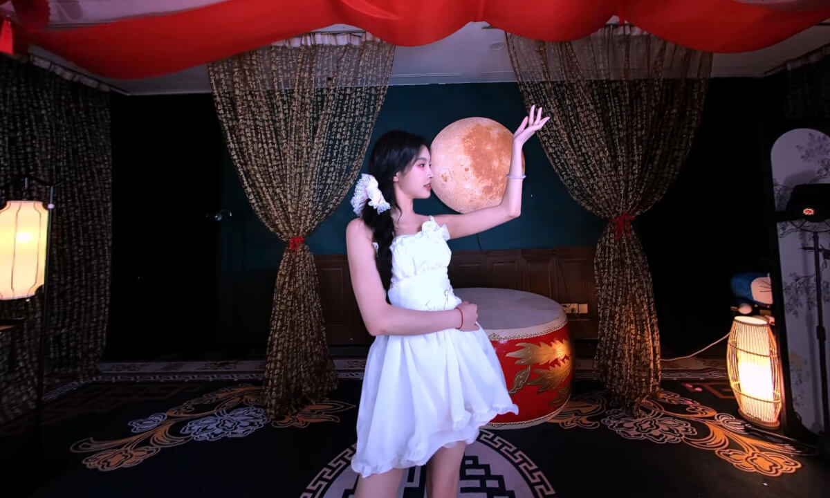 狸妖妖liyaoyao 20250706001 广寒宫 3D VR 180 8K cover