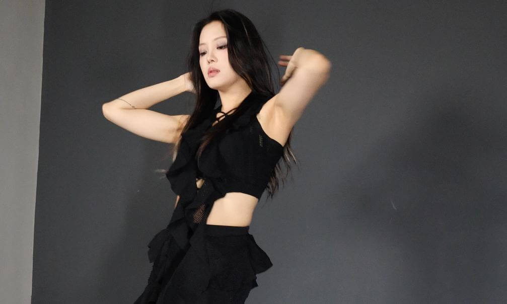 Supuer Hot Dance in 2D Updated - 8K cover