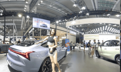 【VR180】AUTO SHOW  Internet celebrity Cheng Er VR Video 【VR180】AUTO SHOW  Internet celebrity Cheng Er VR
