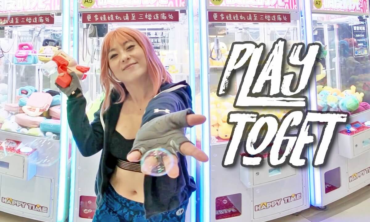 Can you come help me catch a claw machine toy? cover