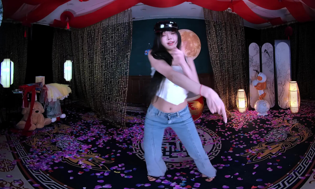 狸妖妖liyaoyao 20251025001 Party Train 3D VR 180 8K cover