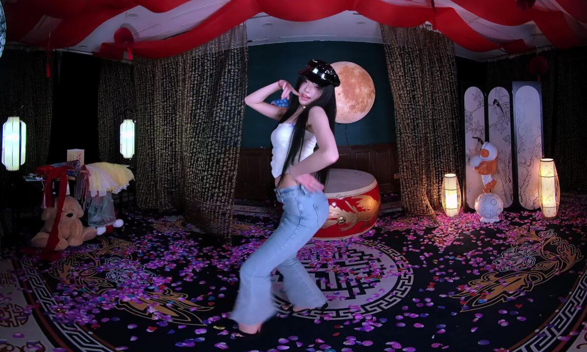 狸妖妖liyaoyao 20251025001 Queen Bee 3D VR 180 8K cover