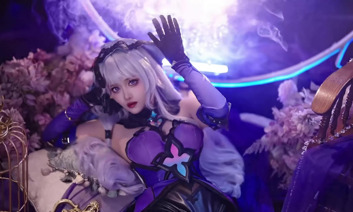 Amazing Cos.18 cover