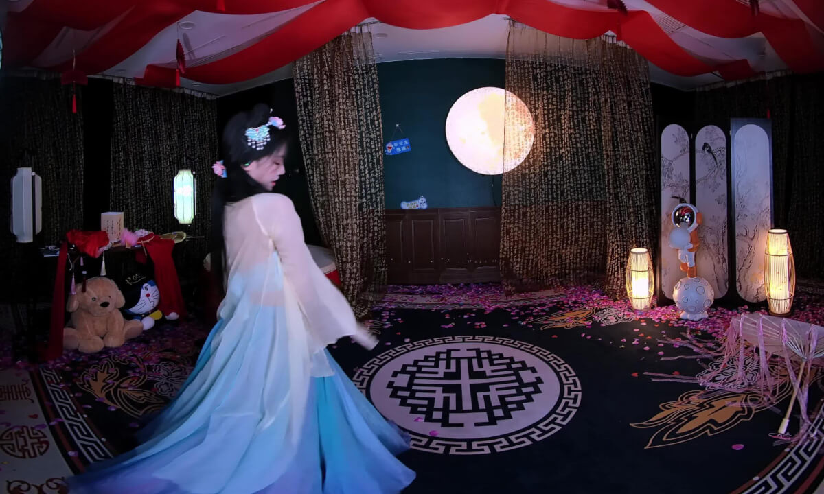 狸妖妖liyaoyao 20251023001 红马 3D VR 180 8K cover