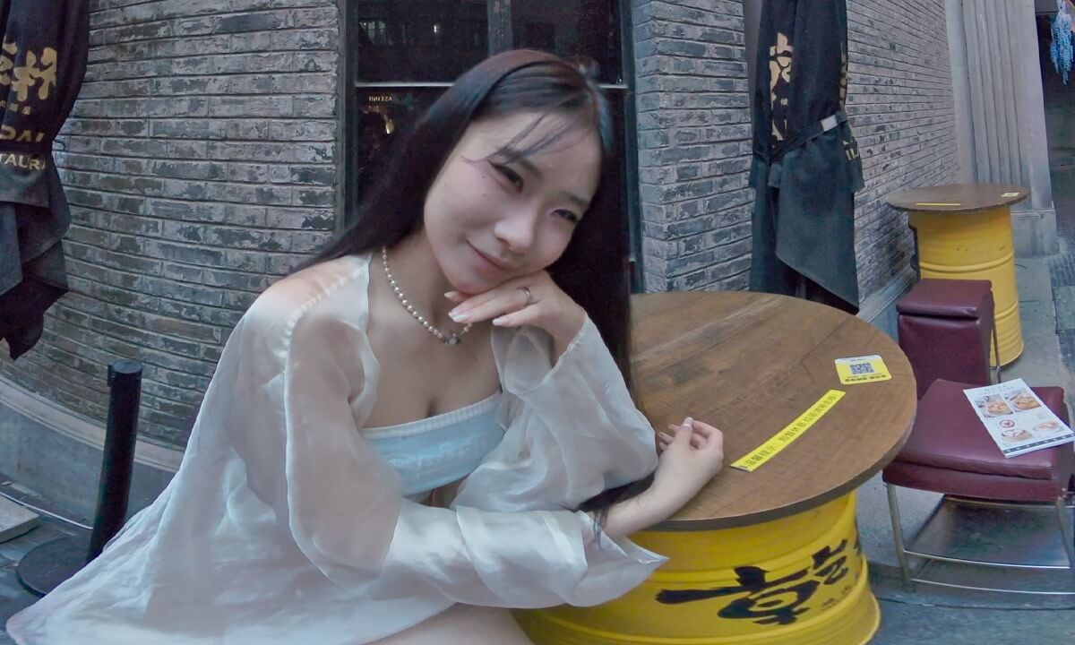 Come have a romantic date with me. cover