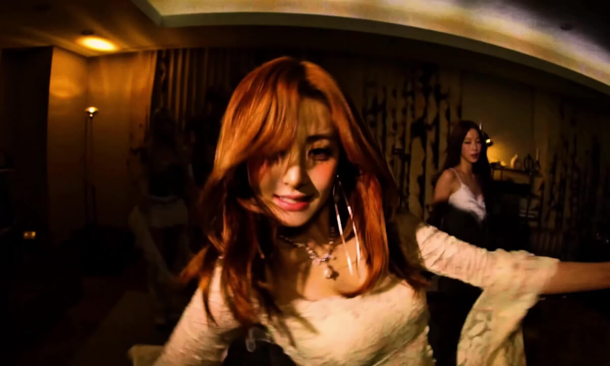 LE SSERAFIM 'HOT' cover