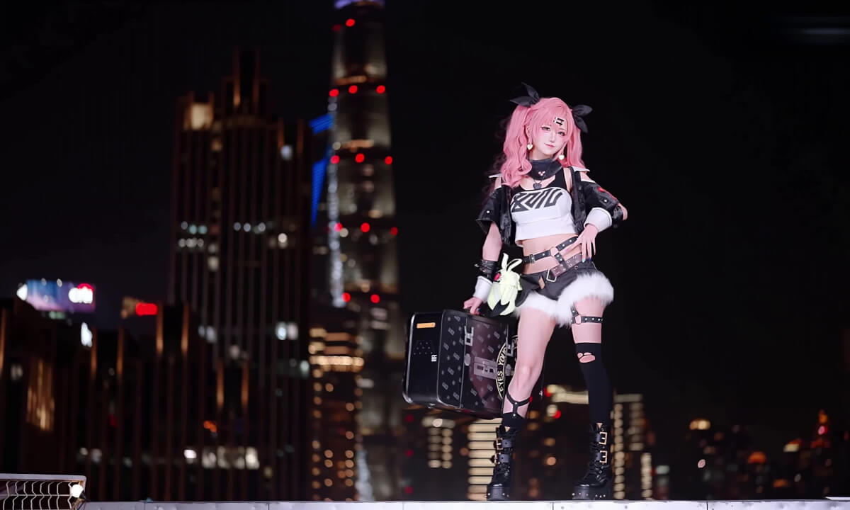 Amazing Cos.46 cover