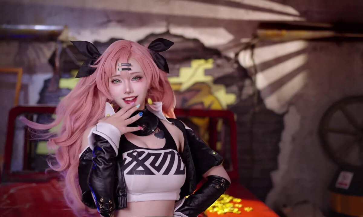 Amazing Cos.66 cover