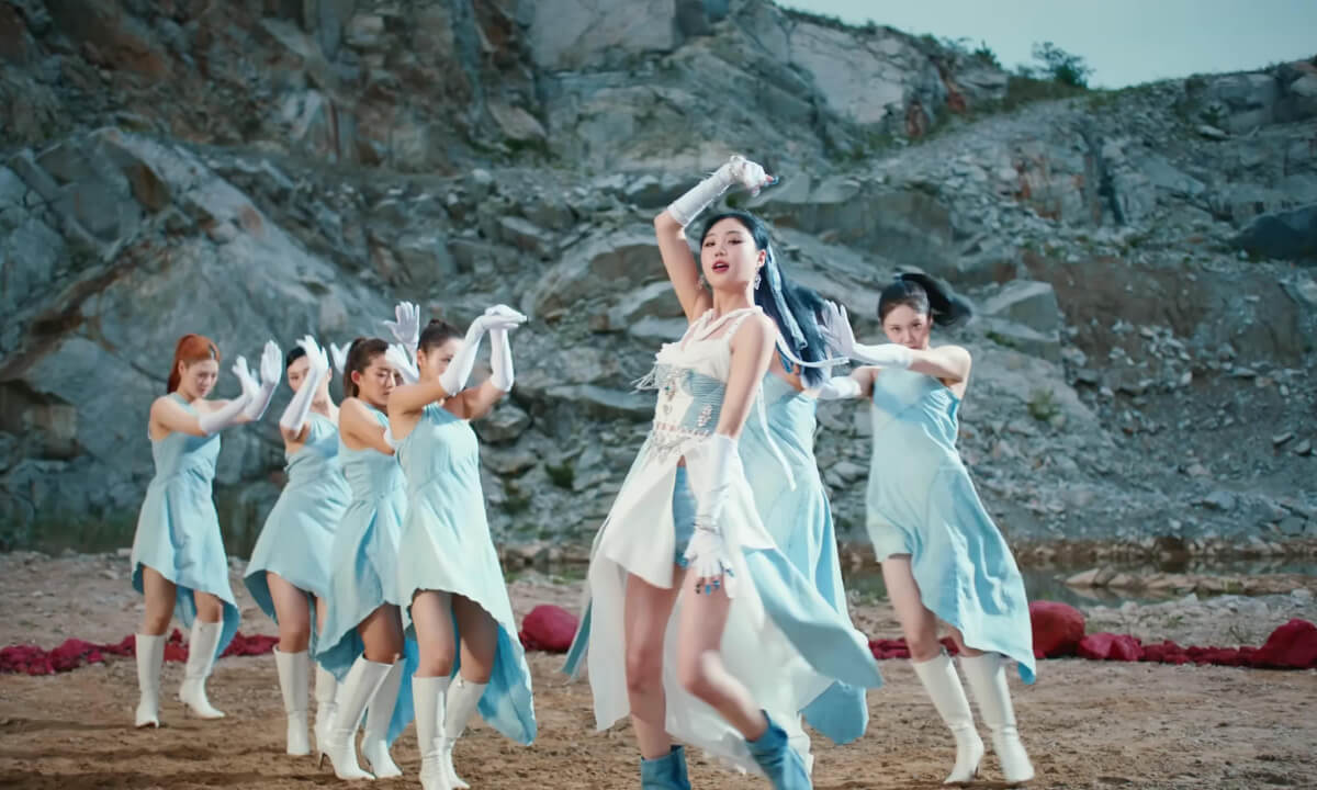 'Young Lady' Official MV cover