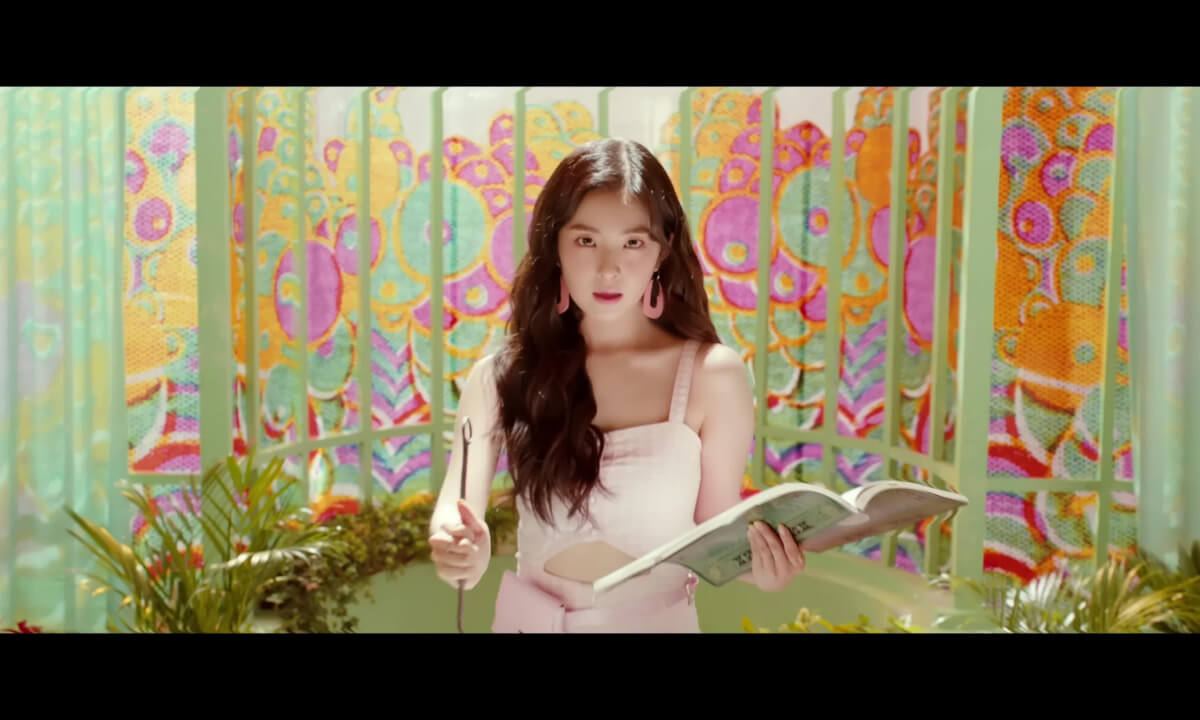 '#Cookie Jar' MV cover