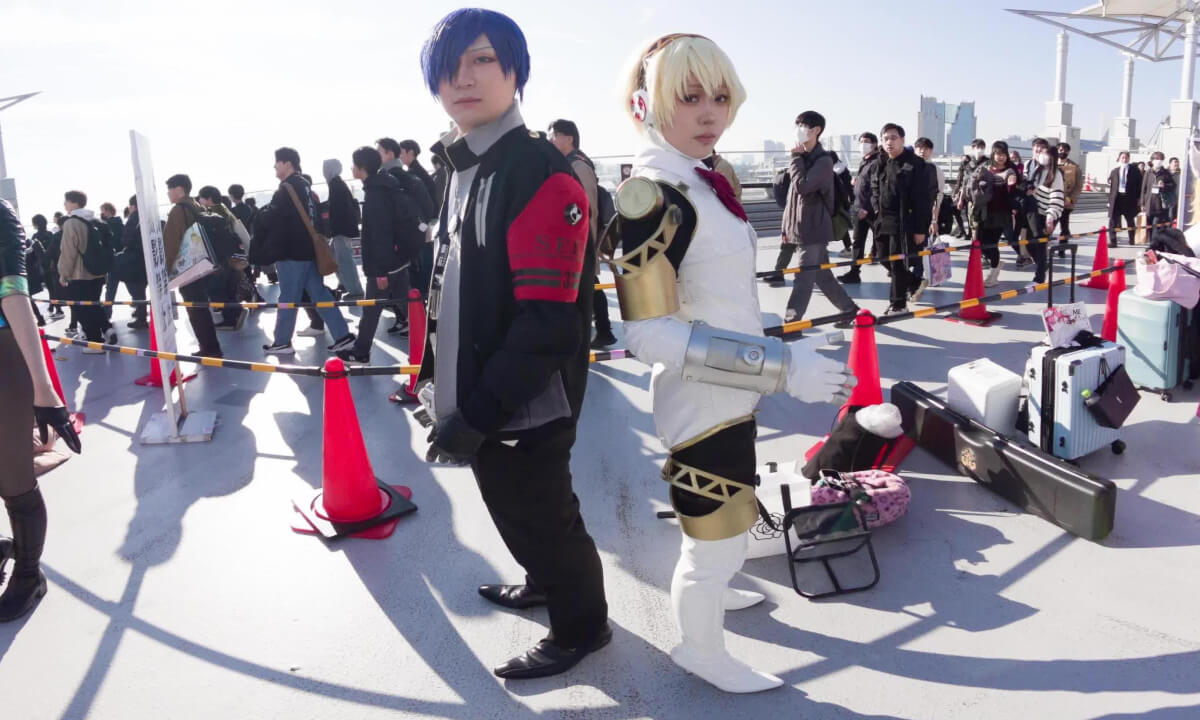 Persona 3 cosplay slide show at comiket 2025 winter cover