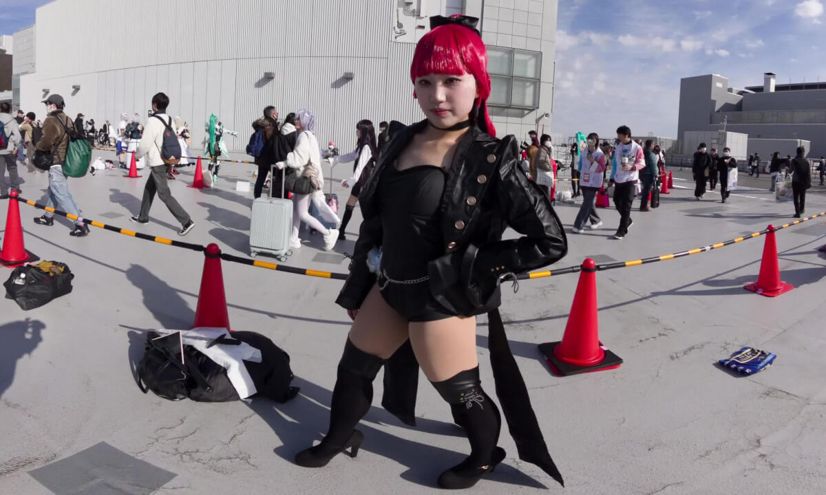 Violet Persona 5 cosplay slide show at comiket 2025 winter cover
