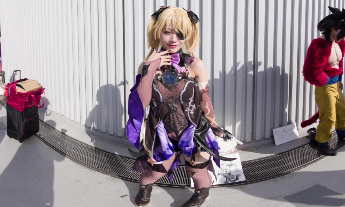 Genshin Fischl cosplay slide show at comiket 2025 winter cover