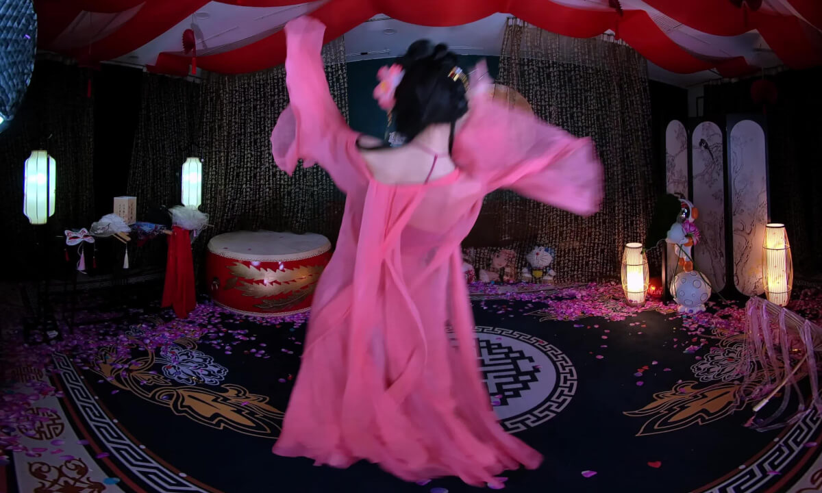 狸妖妖liyaoyao 20251118001 红马 3D VR 180 8K cover